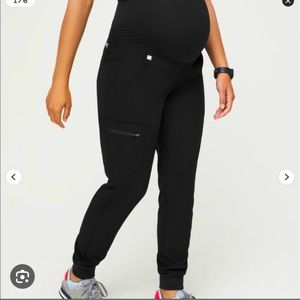 Zamora FIGS Maternity Jogger scrub pants (size S Reg)